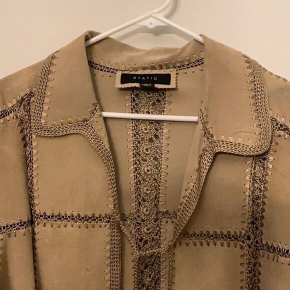 Static vintage suede, crochet jacket with front ties. Crochet cuffs and hem. L - Picture 4 of 9